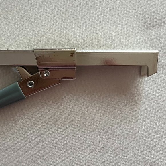 Swing-A-Way Jar Opener - Picture 5 of 9